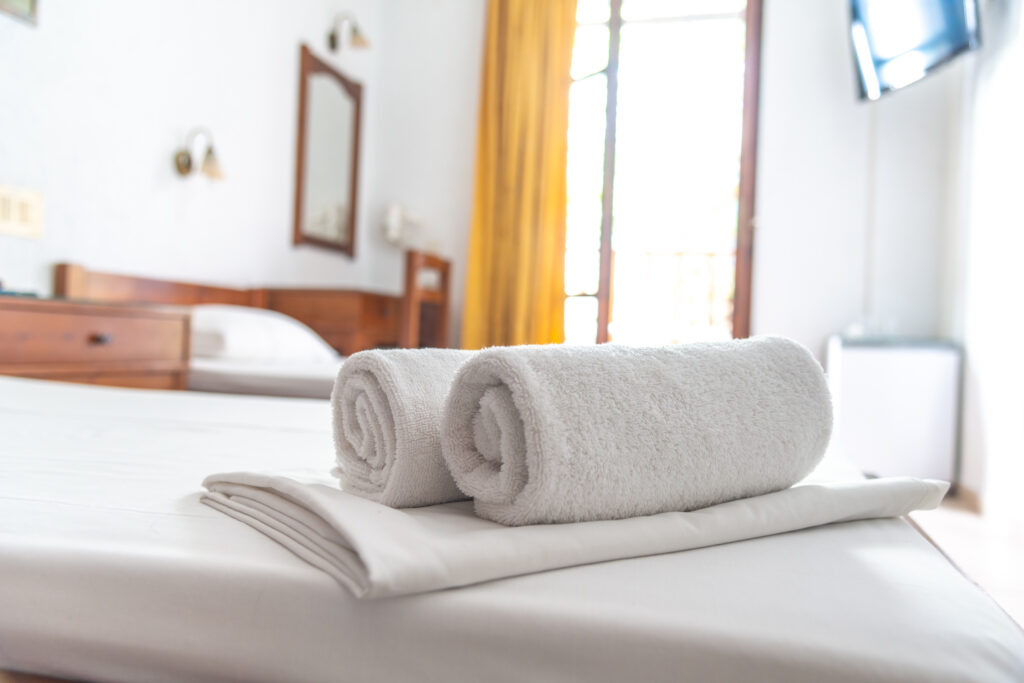 white cotton towels