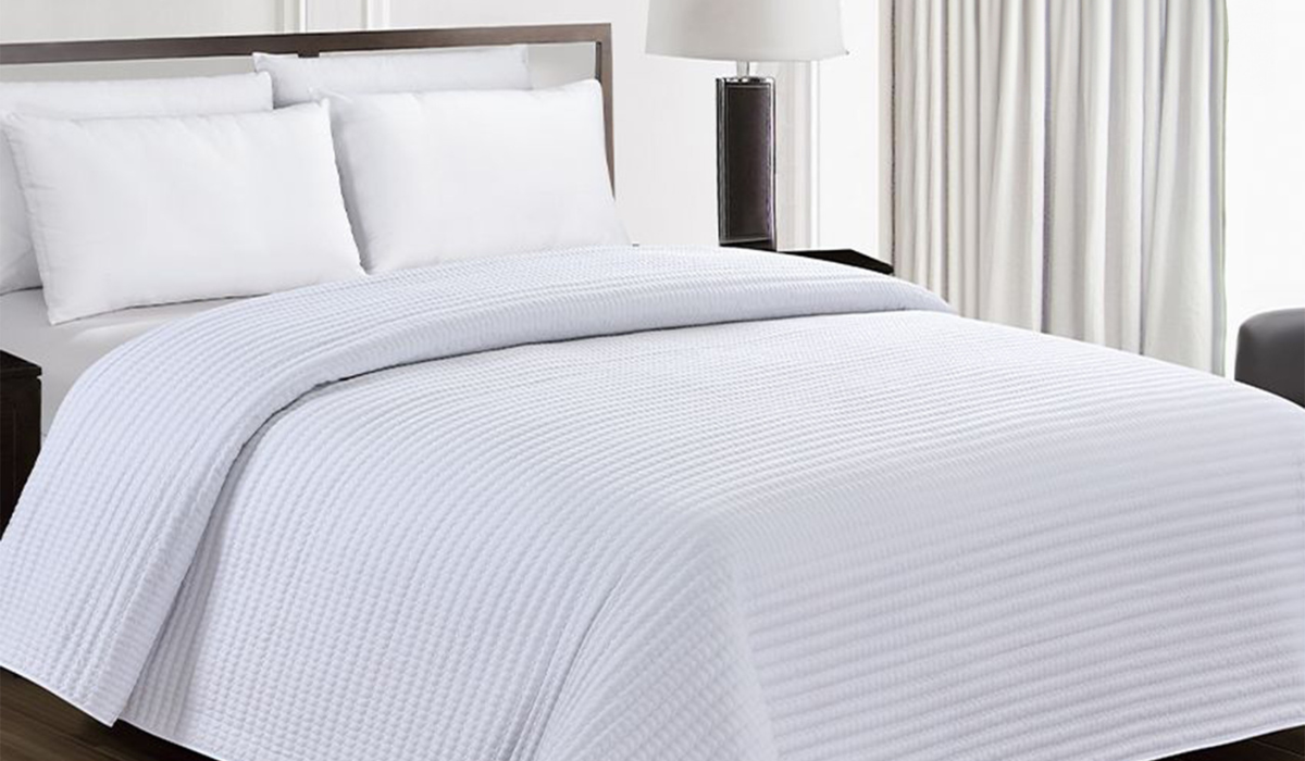 Hotel Comforters