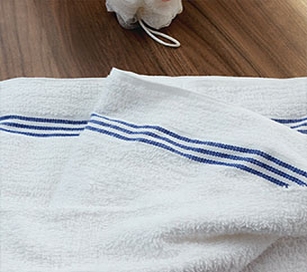 Three Stripe Economy Pool Towels