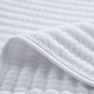 Hotel Comforter / Quilts